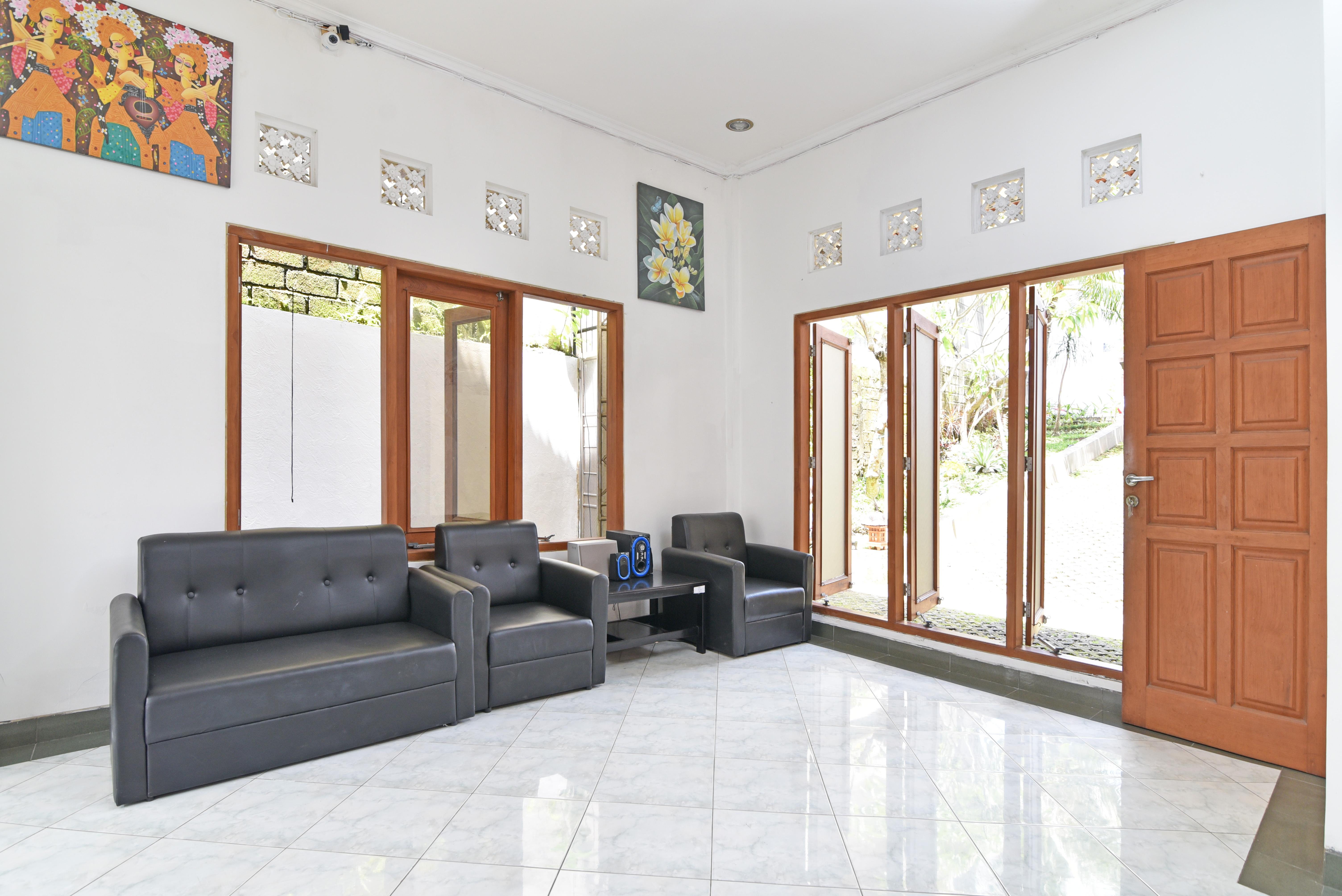 Reddoorz @ Jalan Gatot Subroto Denpasar Hotel Exterior photo